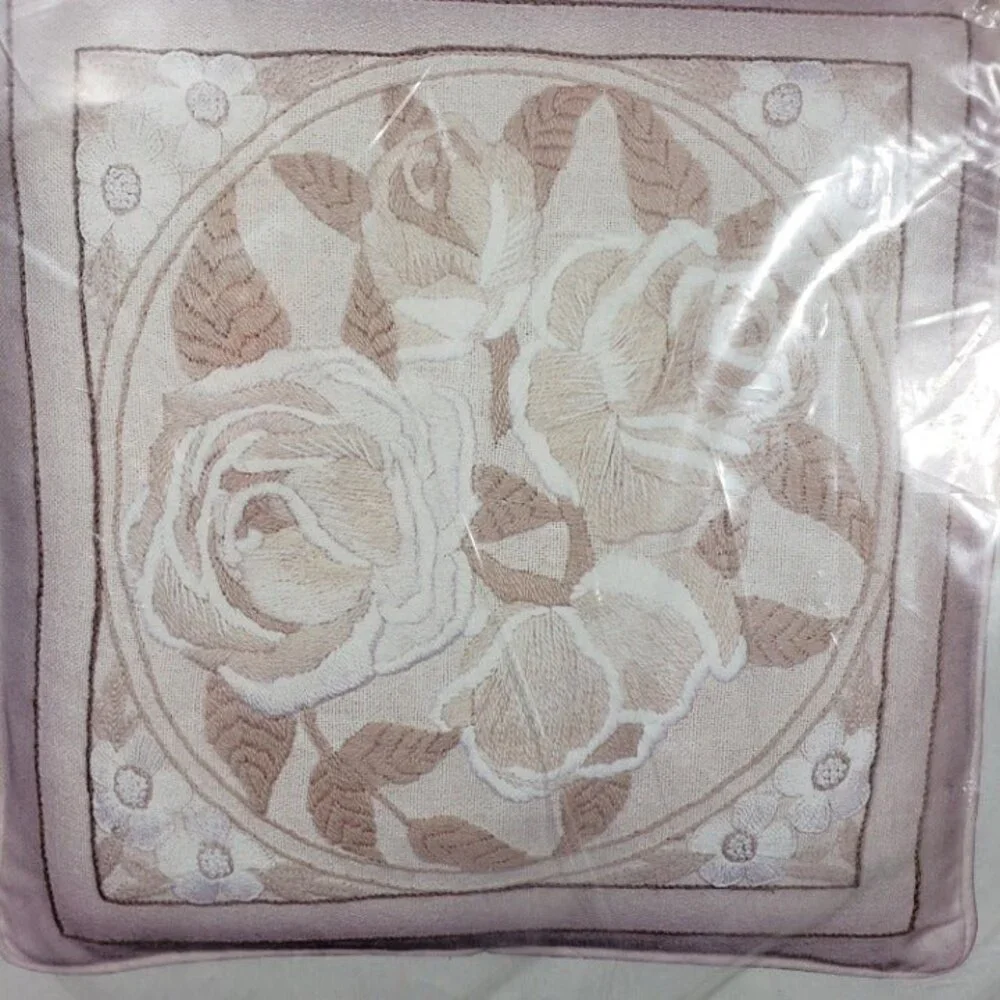 Vintage Erica Wilson Roses Crewel Pillow Kit 1980 Embroidery Wool Yarn 16 X 16